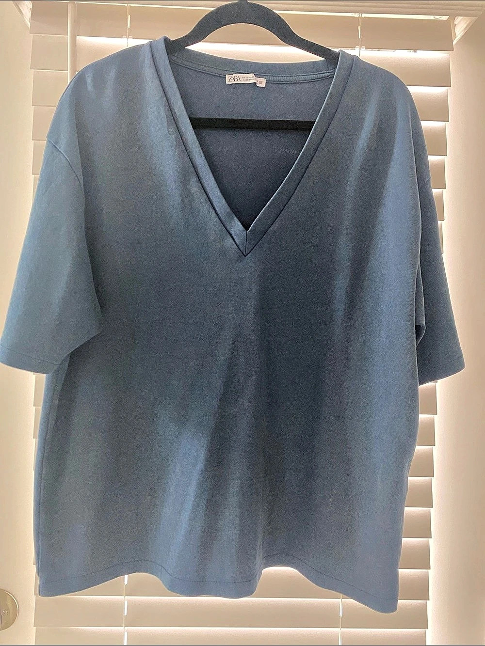 Zara V-Neck Short Sleeve Tee in Blue Size Medium